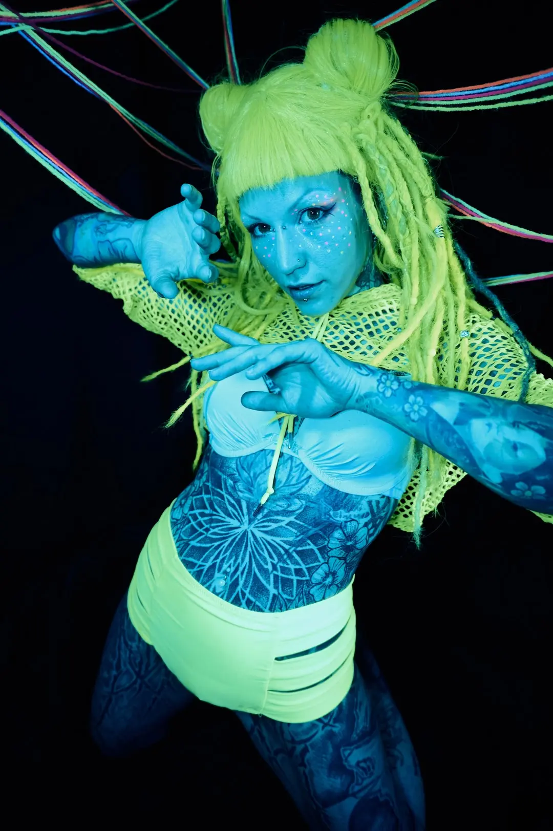 Bella Basstron: Rave Rituals & Glitch-Göttin in Berlin